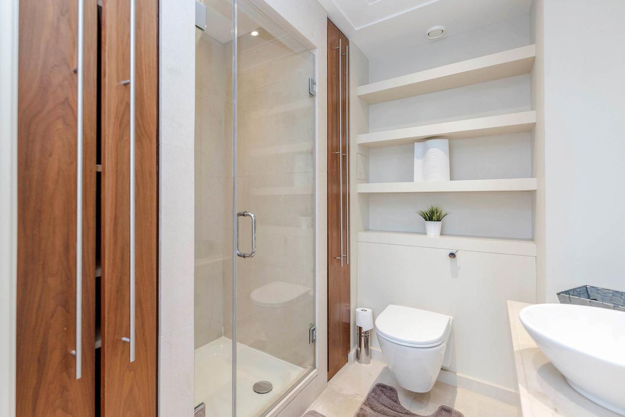 Excel Apartment For Business Travellers Лондон Экстерьер фото